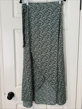 SHEIN green ditsy floral wrap midi skirt size M